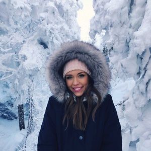 Meet your Posher, Kayla